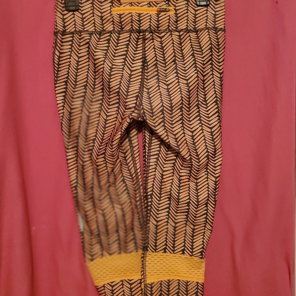 #2085 Under Armour leggings - Picture 5 of 6